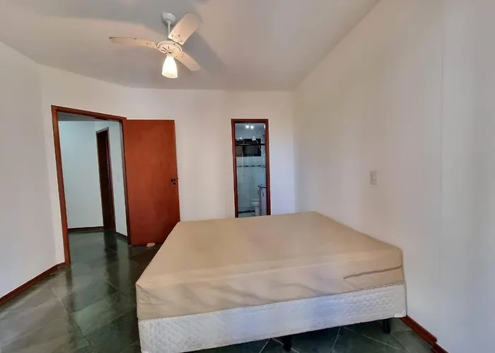 02 dorms c/suíte, 100m da Praia de Pitangueiras Guarujá